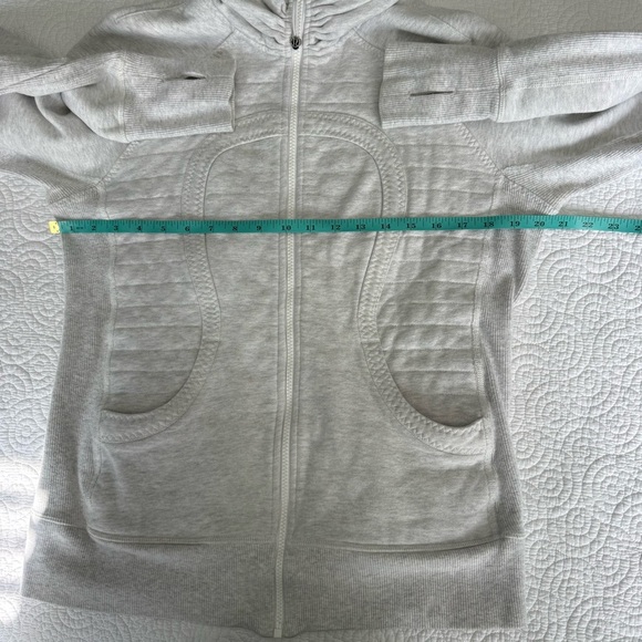 Lululemon Calm & Cozy Jacket
Heathered White / White size 12 - Picture 8 of 12